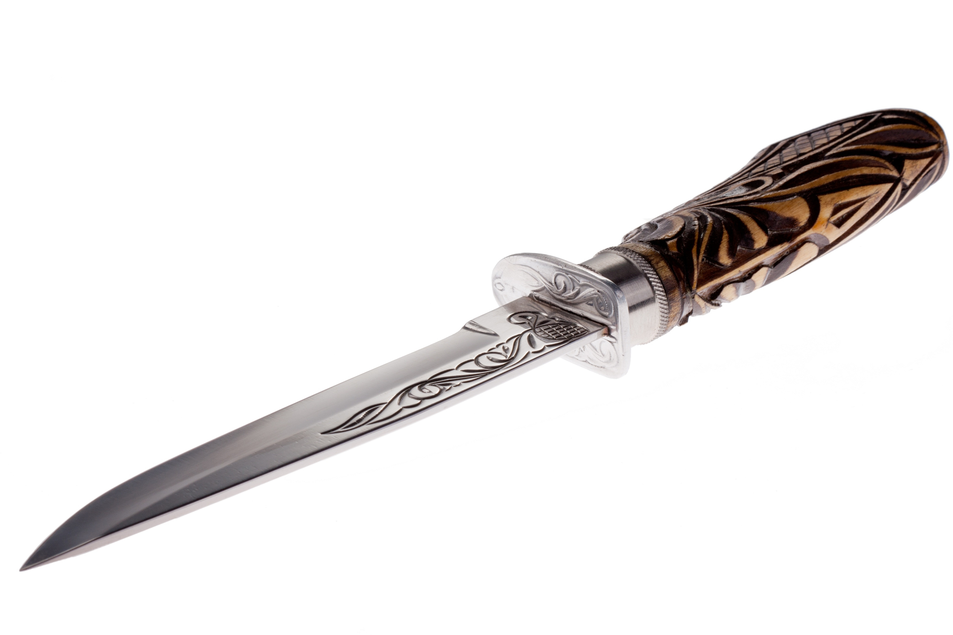 Factors to Consider When Buying a Knife for a Friend in the United States