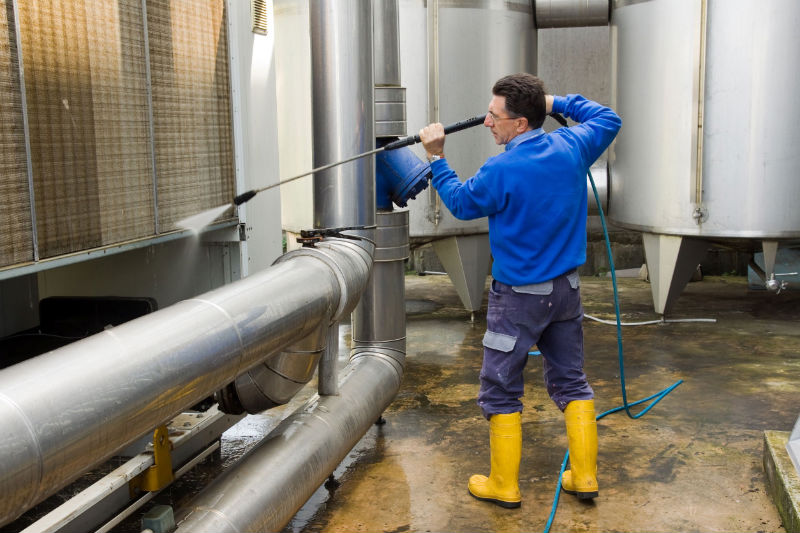 Top 3 Reasons Why You Consider Using Pressure Washer Rental in South Florida